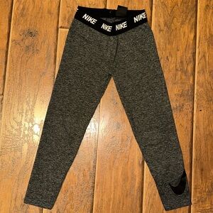 Nike Girls Size 6/6X Gray Leggings